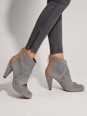 Kathryn Amberleigh Gray Suede Studded Leather Trim Ankle Booties Size 9